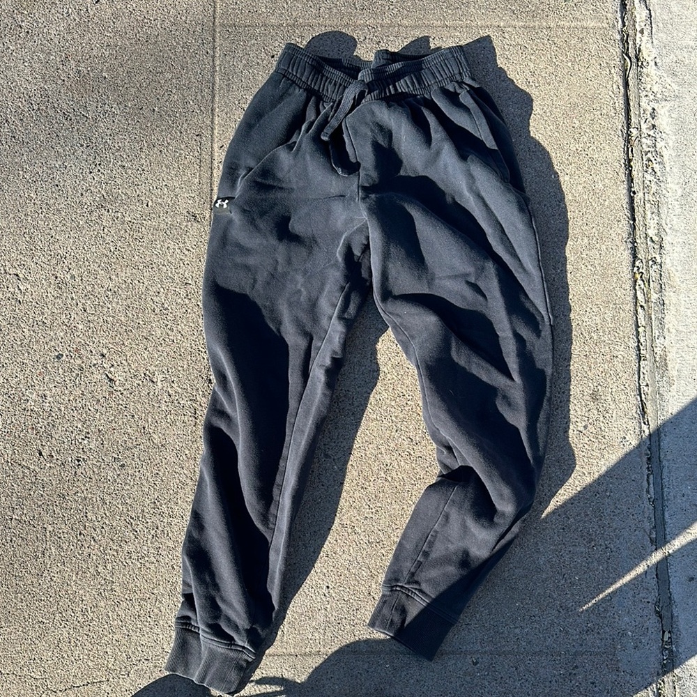 Under Armour Black Sweatpants with Elastic Waistband and Relaxed Fit